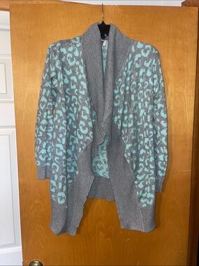 Alya cardigan size small